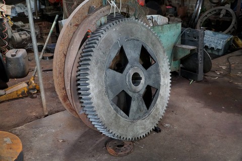 รับกลึงงานเฟืองขนาดใหญ่